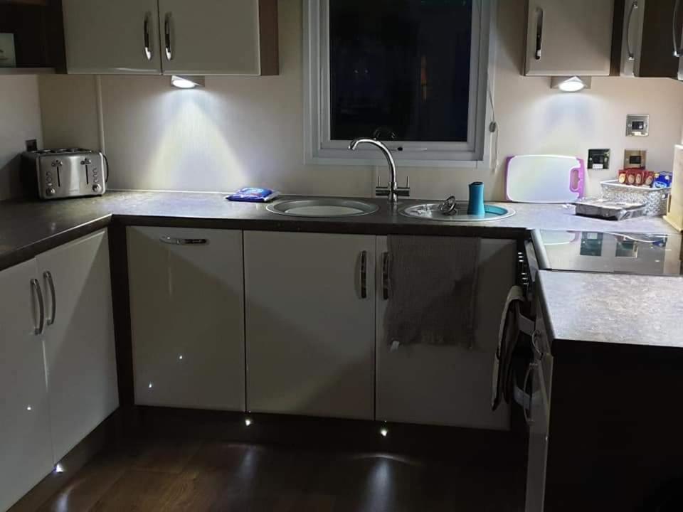 Privately Owned Stunning Caravan Seawick Holiday Park St Osyth Jaywick Sands Екстер'єр фото